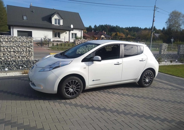 Nissan Leaf cena 42999 przebieg: 122000, rok produkcji 2016 z Białystok małe 46